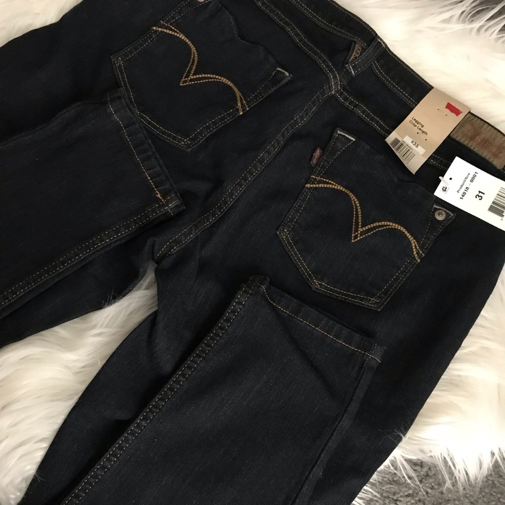✨ SALE ✨ New dark wash Levi’s Leggings